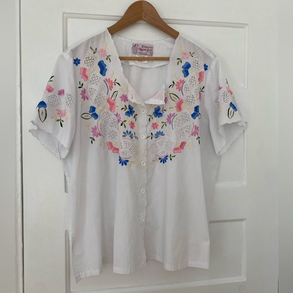 Tops - Embroidered floral boho peasant blouse made in Mexico